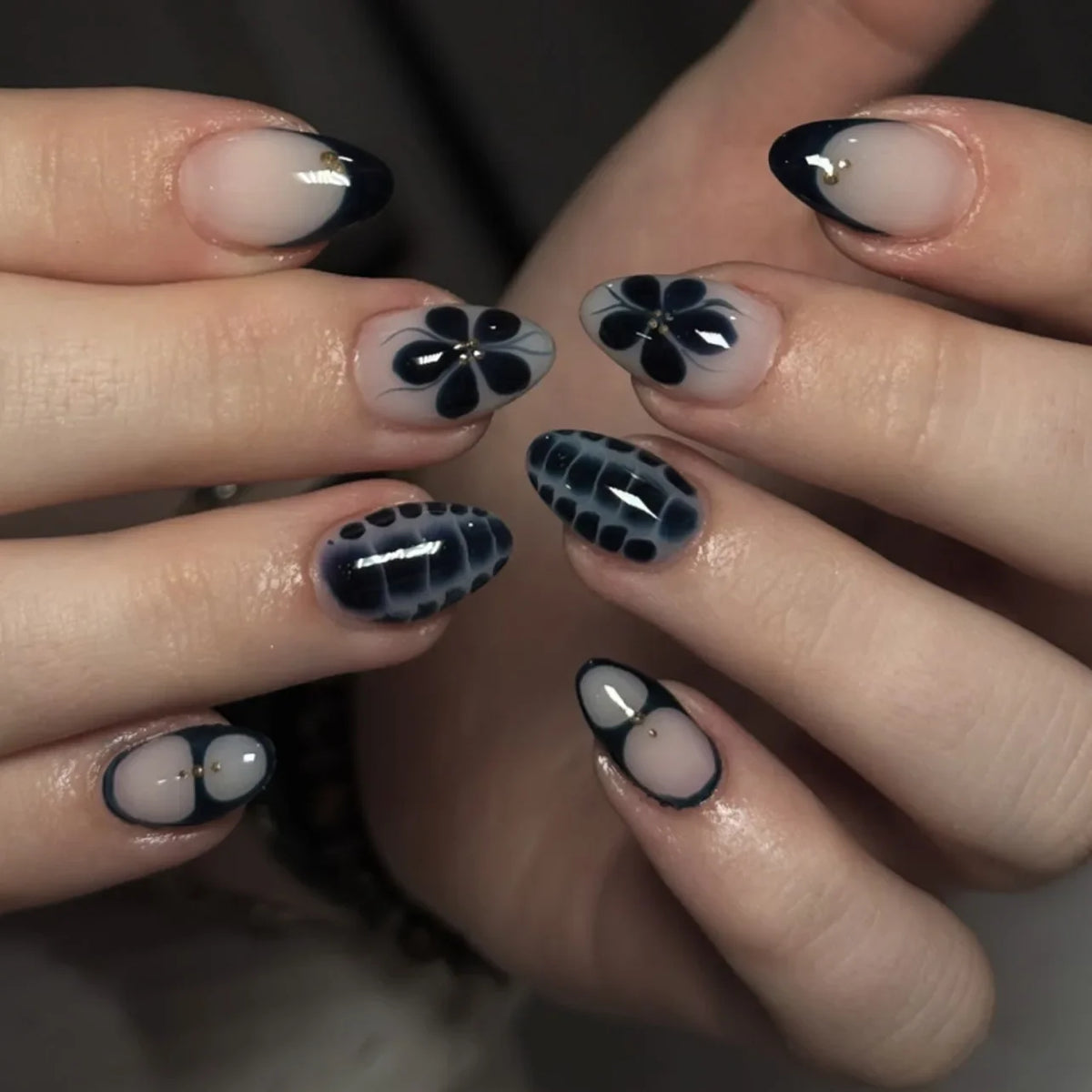 Cyflymder  24pcs French Almond Press on Nails Flower False Nails Cute Wearable Stick-on Nails Fake Nail Накладные Ногти 네일팁 Uñas Postizas