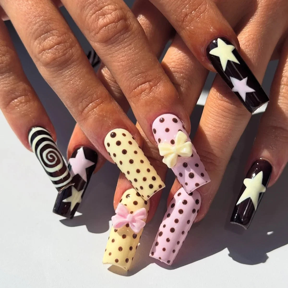 Cyflymder  24pcs Sweet Cute Dotted Fake Nails with 3D Flower Design Press on Nails INS Fashion Almond/Ballet Shaped False Nail Patches
