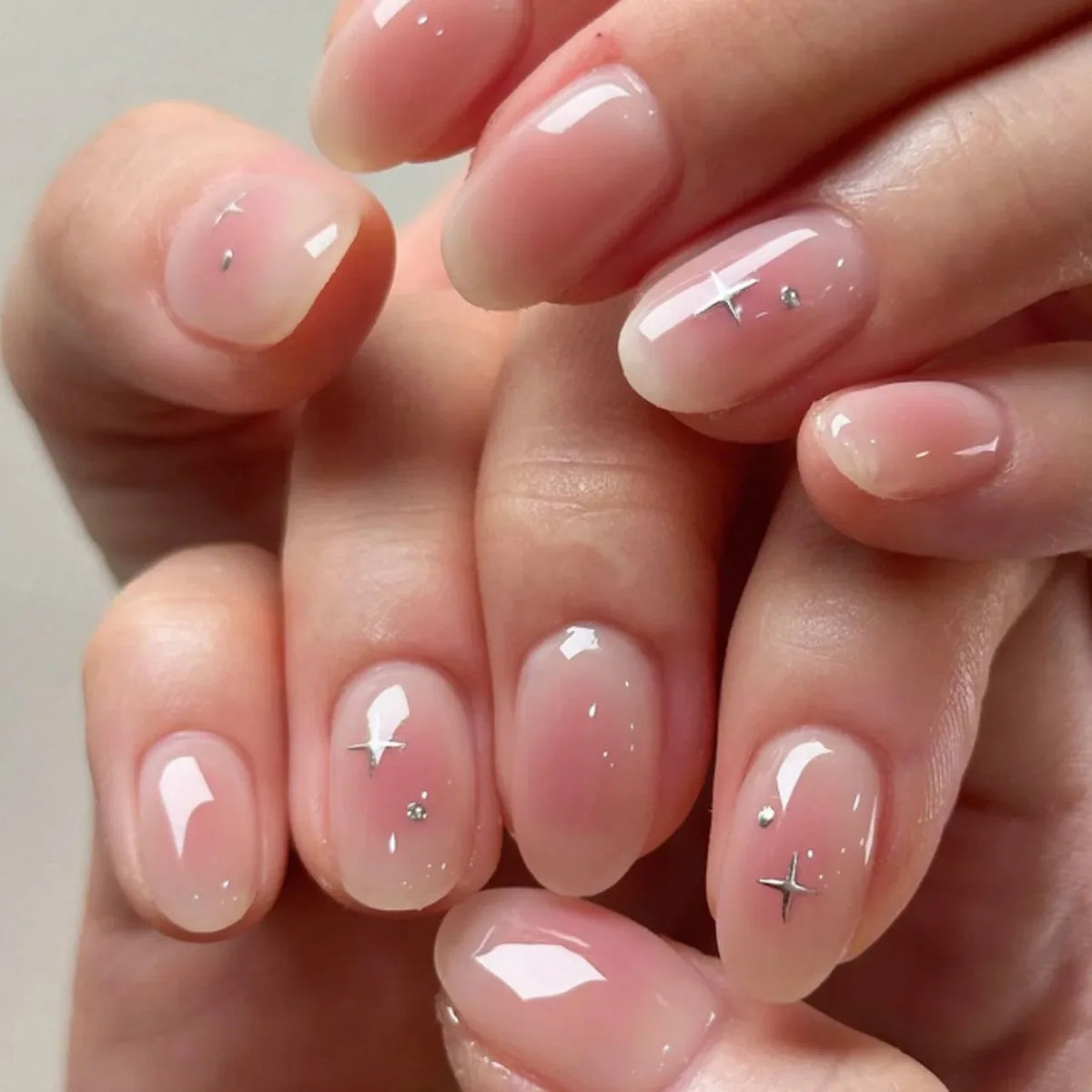 Cyflymder  French Silver Edge Fashion Wearable Nail Art Blush Halo Dyeing Nude Fake Nails Detachable Finished False Nails Press on Nails